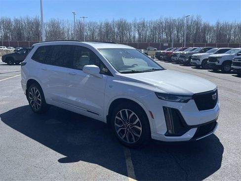 Used 2021 Cadillac XT6 Sport AWD/4WD image 2