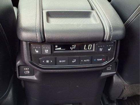 Certified 2024 Toyota Grand Highlander Platinum AWD/4WD image 13