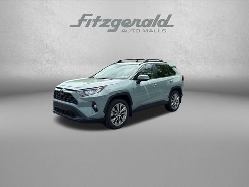 Used 2019 Toyota RAV4 XLE Premium w/ Cold Weather Package AWD/4WD image 3