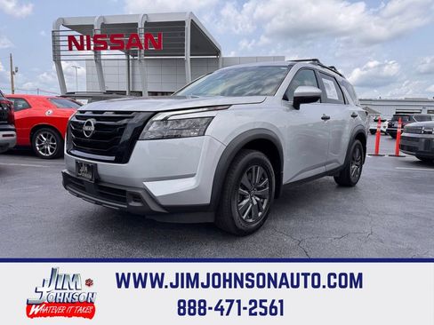 Used 2023 Nissan Pathfinder SV w/ Black Appearance Package AWD/4WD image 1