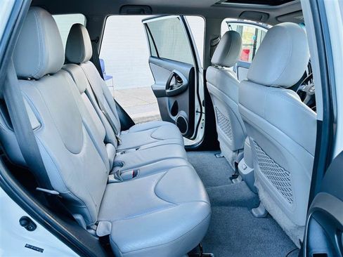 Used 2012 Toyota RAV4 Limited image 18