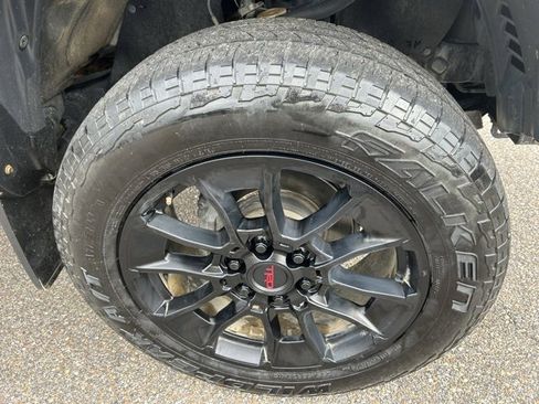 Used 2017 Toyota Tacoma SR5 w/ Tow Package image 9