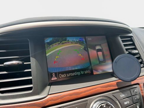Used 2020 Nissan Pathfinder Platinum AWD/4WD image 27