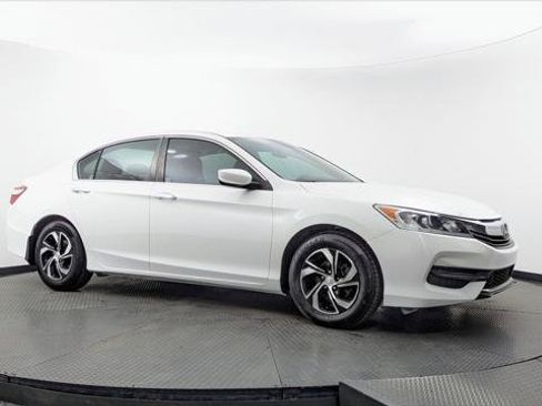 Used 2017 Honda Accord LX image 11