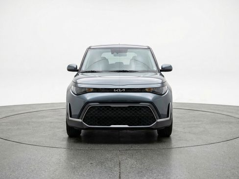 Used 2025 Kia Soul LX w/ LX Technology Package image 2