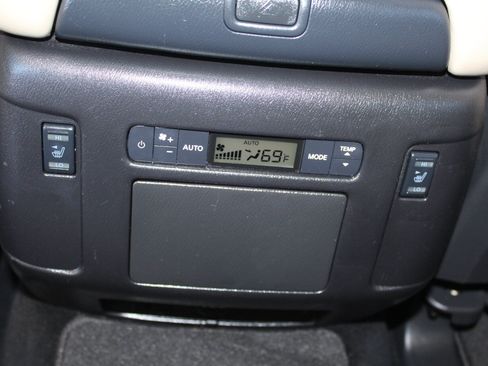 Used 2023 Nissan Armada Platinum w/ Captain's Chairs Package RWD image 31