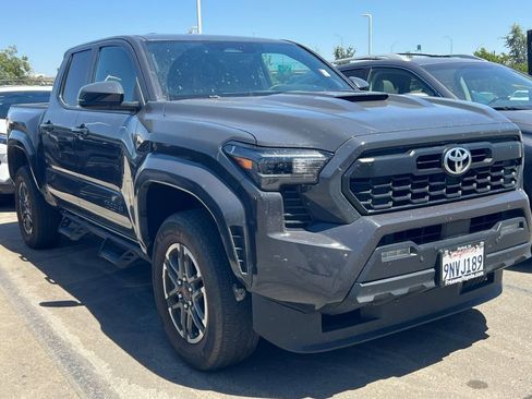 Used 2024 Toyota Tacoma TRD Sport w/ TRD Sport Upgrade Package AWD/4WD image 2