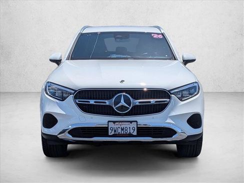 Used 2026 Mercedes-Benz GLC 300 image 2