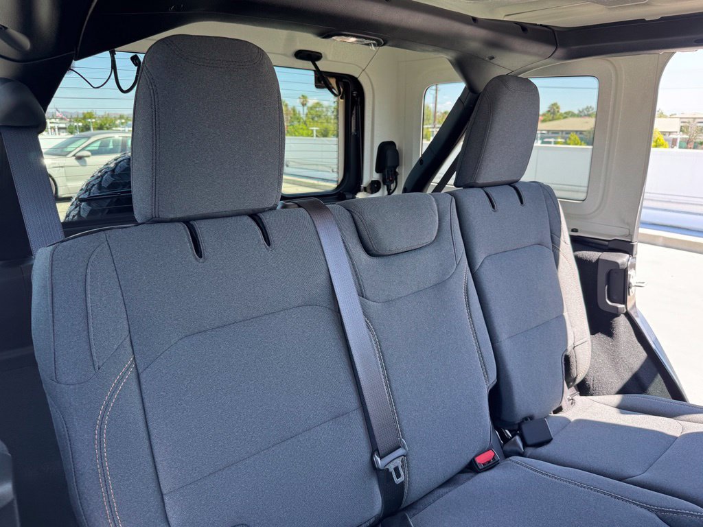 Used 2025 Jeep Wrangler Unlimited Sport AWD/4WD image 20
