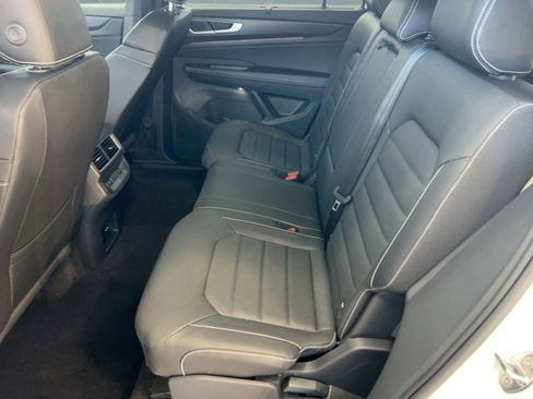 New 2026 Volkswagen Atlas Cross Sport SEL R-Line image 15