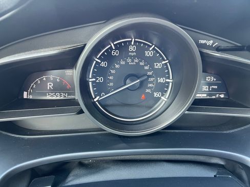 Used 2018 MAZDA MAZDA3 Touring FWD image 11