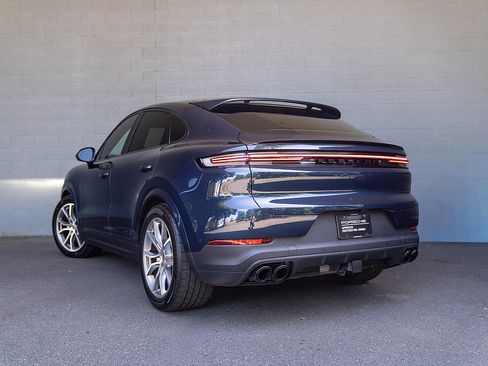 Certified 2026 Porsche Cayenne S AWD/4WD image 3