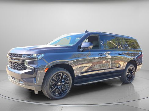 Used 2023 Chevrolet Suburban LS w/ Max Trailering Package image 2