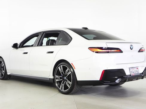 Used 2023 BMW 740i w/ Parking Assistance Package RWD image 9