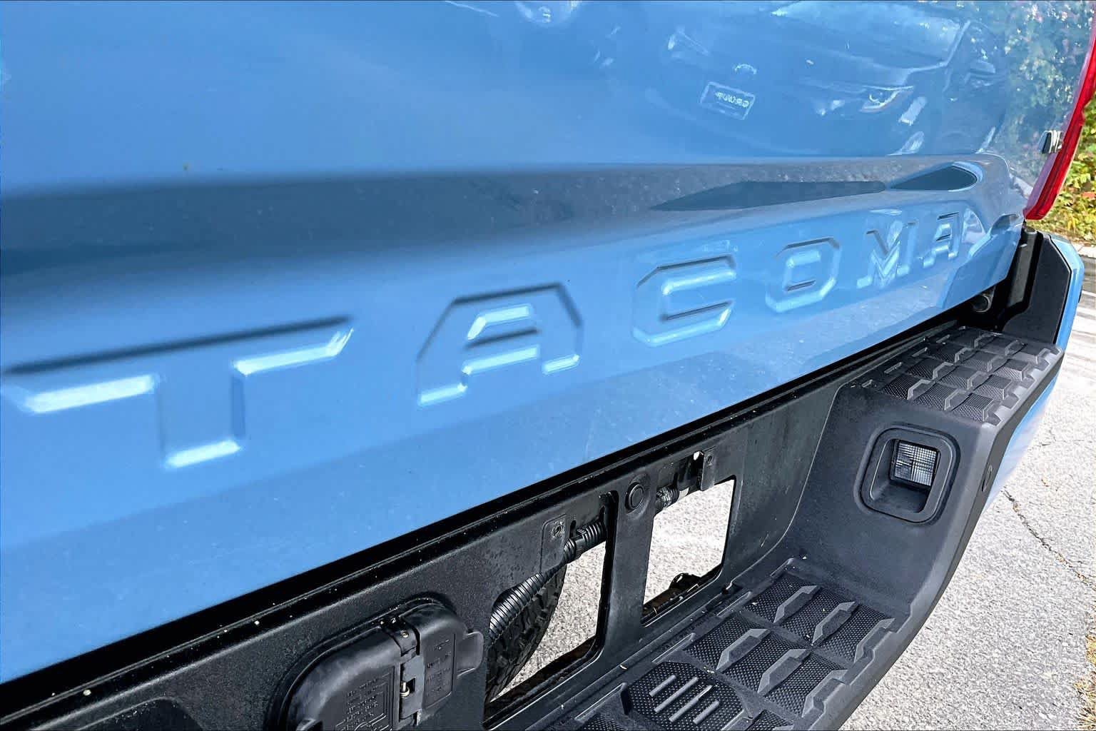 Used 2019 Toyota Tacoma TRD Off-Road w/ Technology Package AWD/4WD image 10