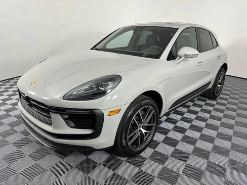 Certified 2026 Porsche Macan Turbo AWD/4WD image 7