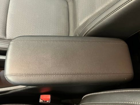 Used 2022 Buick Encore GX Select AWD/4WD image 35