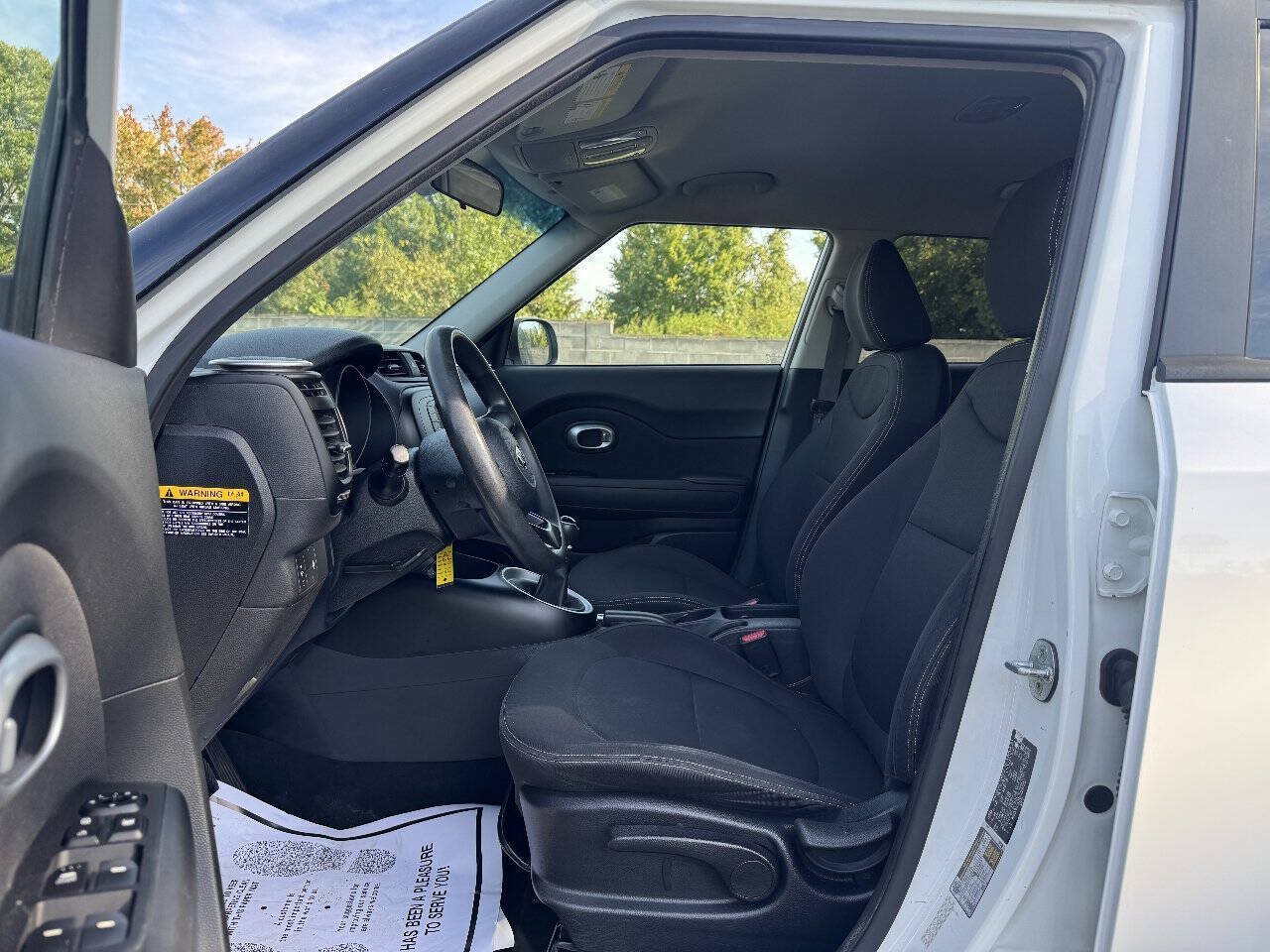 Used 2015 Kia Soul FWD image 12