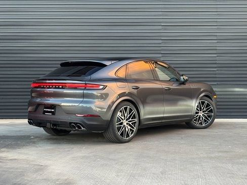 Certified 2026 Porsche Cayenne Coupe AWD/4WD image 7
