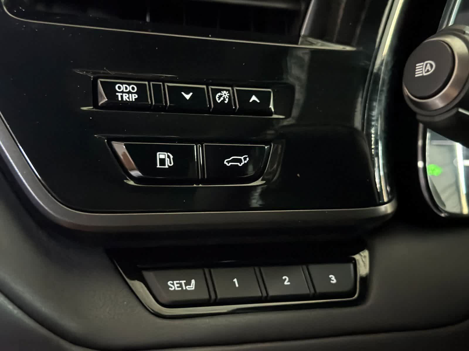 Used 2025 Lexus TX 500h AWD w/ Technology Package image 31