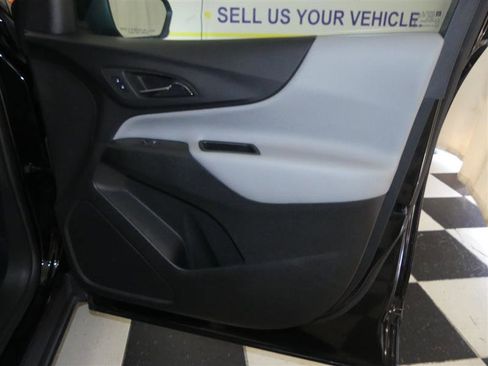 Used 2023 Chevrolet Equinox LT image 24