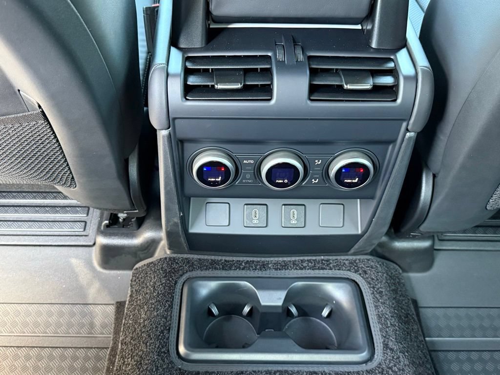New 2026 Land Rover Defender 130 X-Dynamic SE AWD/4WD image 39