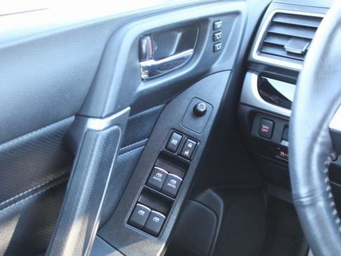 Used 2018 Subaru Forester 2.5i Touring image 25