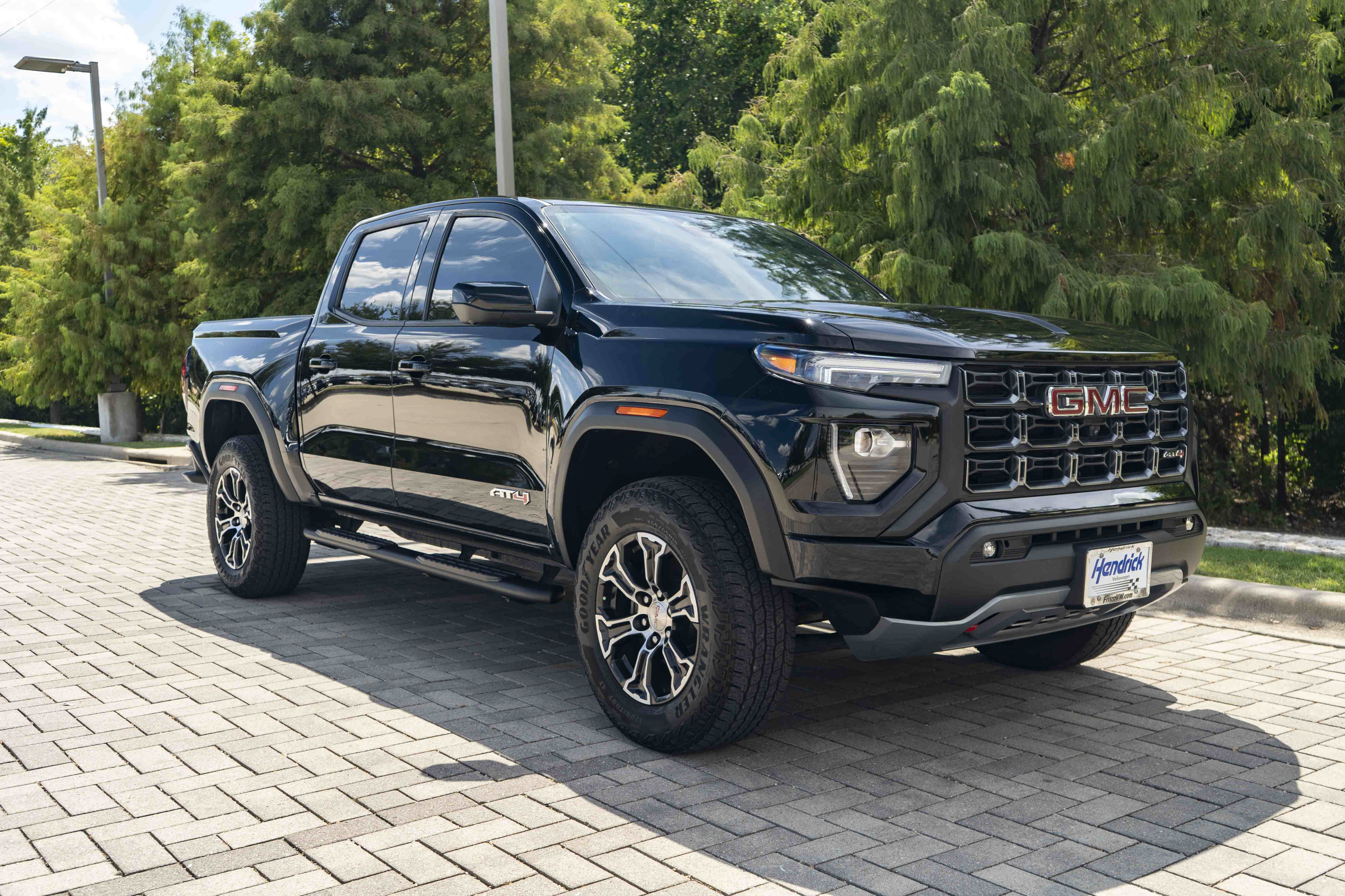 Used 2024 GMC Canyon AT4 w/ Technology Package AWD/4WD image 2
