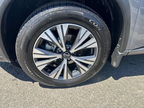 Used 2022 Nissan Rogue SV FWD image 9