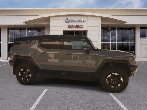 New 2025 GMC Hummer EV 3X w/ Extreme Off-Road Package image 16