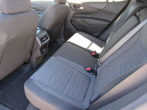 Used 2024 Chevrolet Equinox LT FWD image 16
