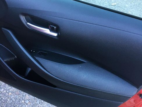 Used 2020 Toyota Corolla LE FWD image 14