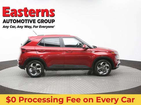Used 2024 Hyundai Venue Limited FWD image 44
