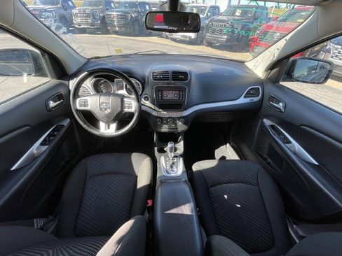 Used 2020 Dodge Journey SE w/ SE Popular Equipment Group image 27