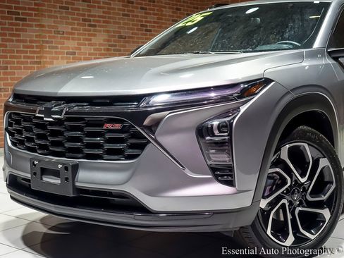 Certified 2025 Chevrolet Trax RS w/ Sunroof Package image 3