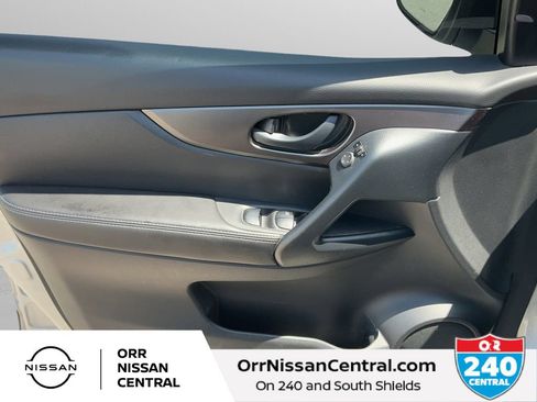 Used 2022 Nissan Rogue Sport S FWD image 16