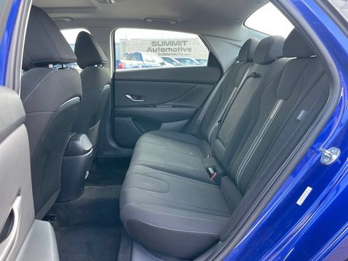 Used 2025 Hyundai Elantra SEL FWD image 8