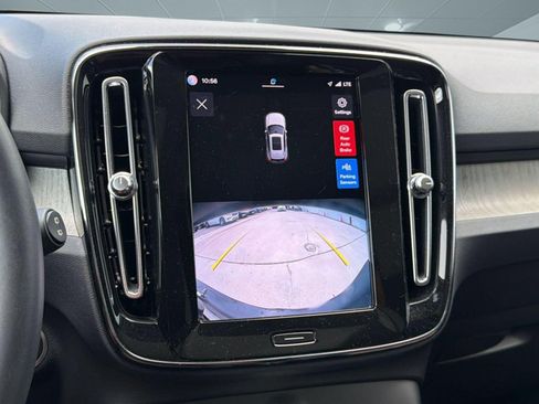 Certified 2023 Volvo XC40 B5 Plus w/ Protection Package Premier AWD/4WD image 22