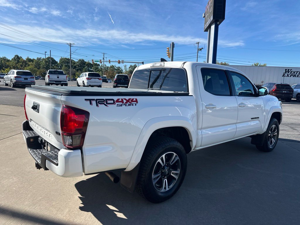 Used 2019 Toyota Tacoma TRD Sport AWD/4WD image 6