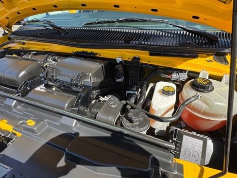 Used 2022 Ford E-350 and Econoline 350 Super Duty image 25