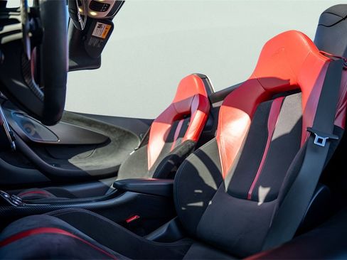 Used 2018 McLaren 570S Spider image 53