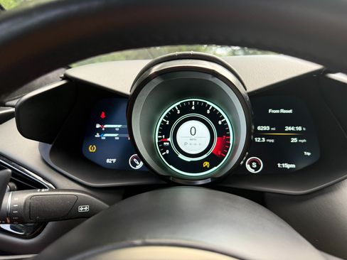 Used 2019 Aston Martin V8 Vantage Coupe RWD image 22