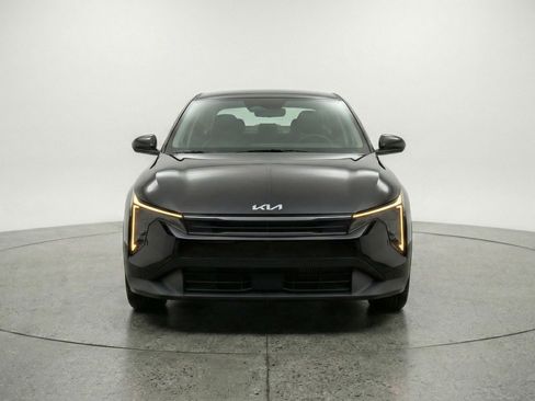 Used 2025 Kia K4 LXS image 1