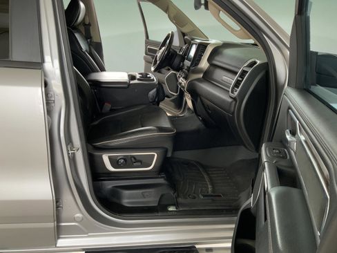 Used 2019 RAM 1500 Laramie w/ Trailer Tow Group image 28