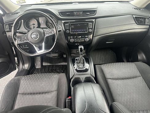Used 2020 Nissan Rogue SV image 10