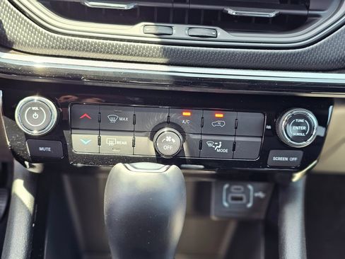 New 2026 Jeep Compass Latitude AWD/4WD image 9