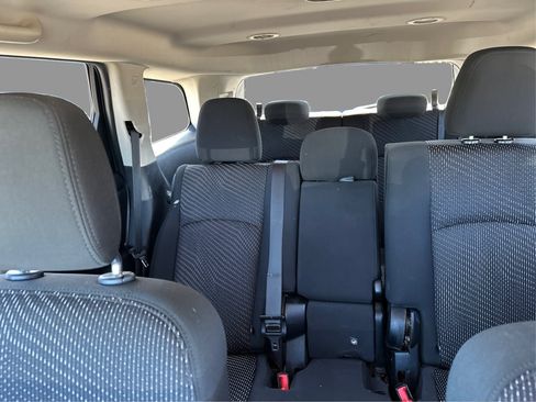 Used 2019 Dodge Journey SE w/ Connectivity Group FWD image 34