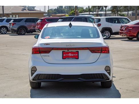 Used 2024 Kia Forte LXS w/ LXS Technology Package FWD image 7