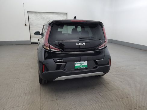 Used 2023 Kia Soul LX FWD image 6