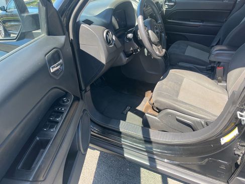 Used 2015 Jeep Patriot Latitude image 13